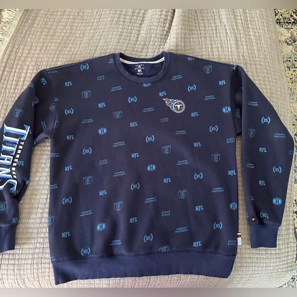 Men’s size Large Titans sweatshirt - Picture 1 of 1